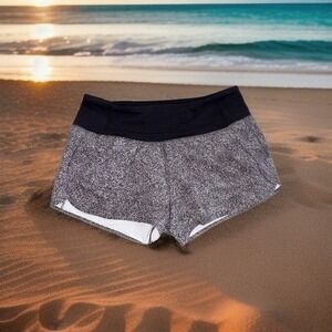 Lululemon Women's Sz 4 Black/white Hotty Hot Short Shorts Running Athletic Sz 4